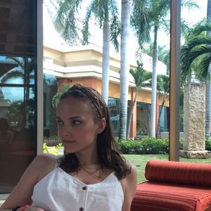 Meet your Posher, Anya